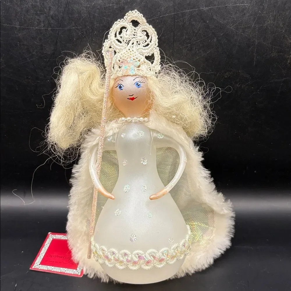 Department 56 White Queen Ornament